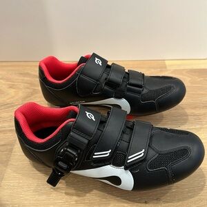 Pelaton Cycling Shoes size 39 Spin Cycle Class At Home Bike Biking Black Red